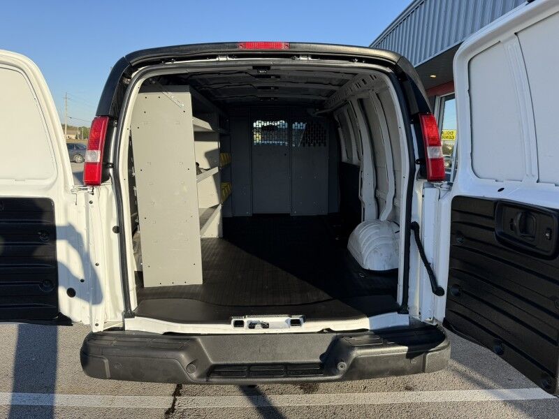 2022 Chevrolet Express Cargo photo 3