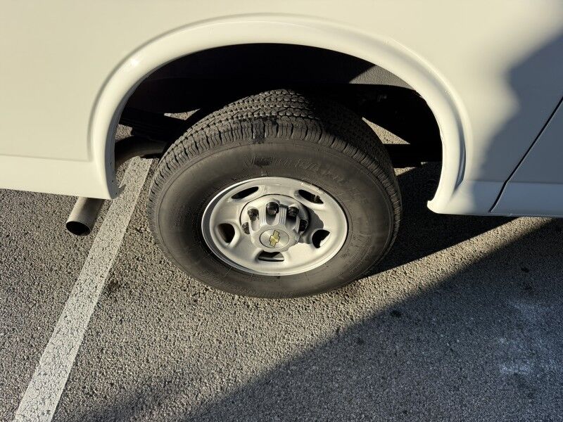 2022 Chevrolet Express 2500 Cargo Van Collinsville OK