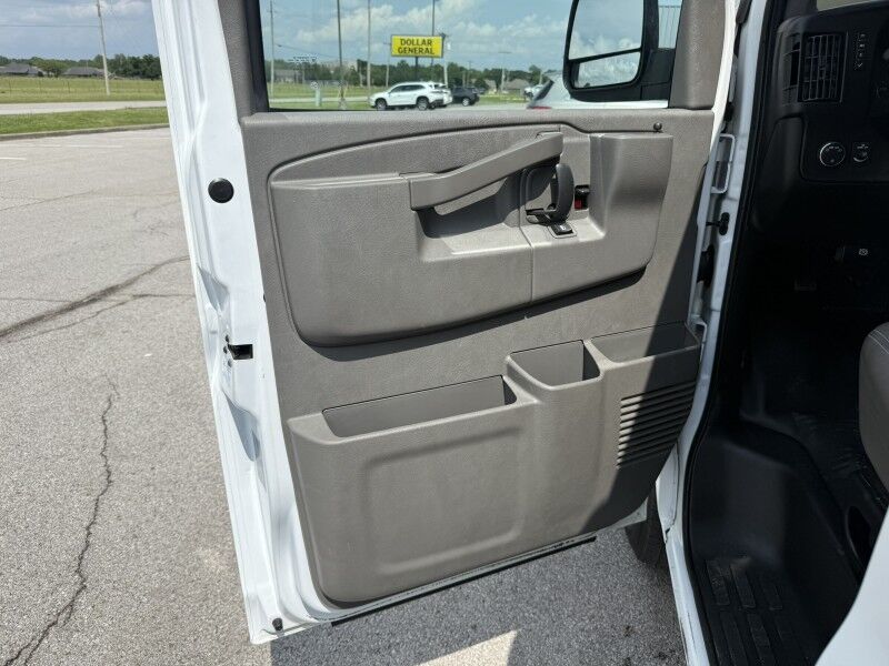 2022 Chevrolet Express 2500 Cargo Van 6.6L V8 75k mi's Collinsville OK