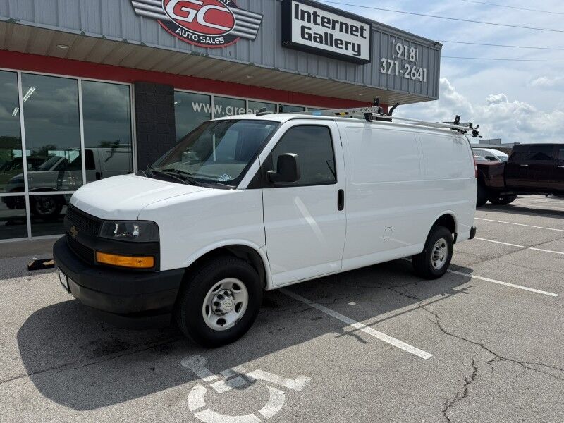 2022 Chevrolet Express 2500 Work Van HD's photo