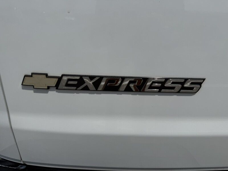 2022 Chevrolet Express 2500 Cargo Van 6.6L V8 75k mi's Collinsville OK