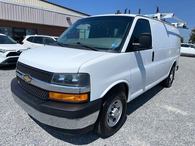 2022 Chevrolet Express 2500 Cargo Van w/ Ladder Rack & Bin Pkg