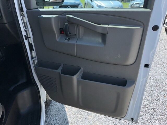 2022 Chevrolet Express 2500 Cargo Van w/ Ladder Rack & Bin Pkg Ashland VA
