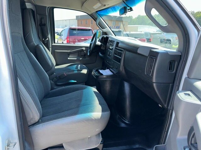 2022 Chevrolet Express 2500 Cargo Van w/ Ladder Rack & Bin Pkg Ashland VA