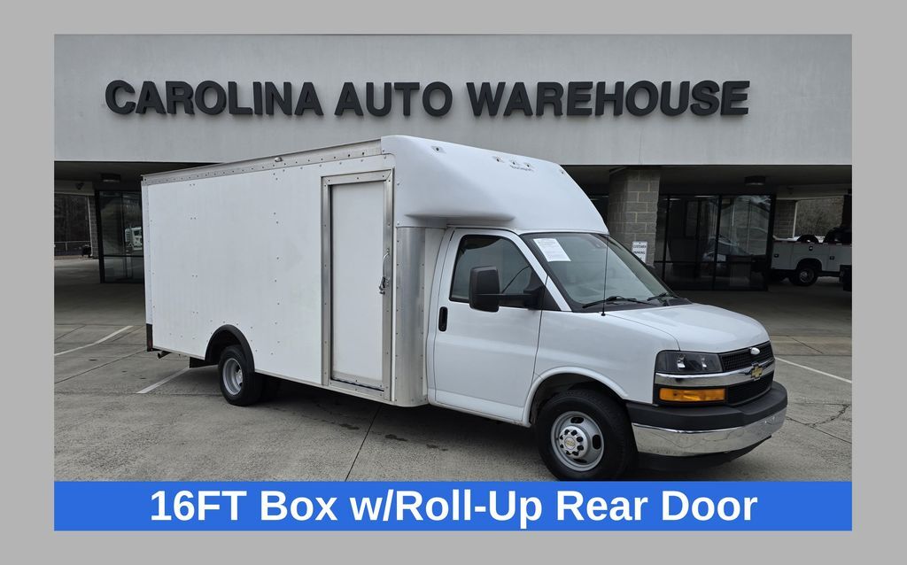 2022 Chevrolet Express 3500 Work Van 16ft box truck w/roll up door and w/shelves Concord NC