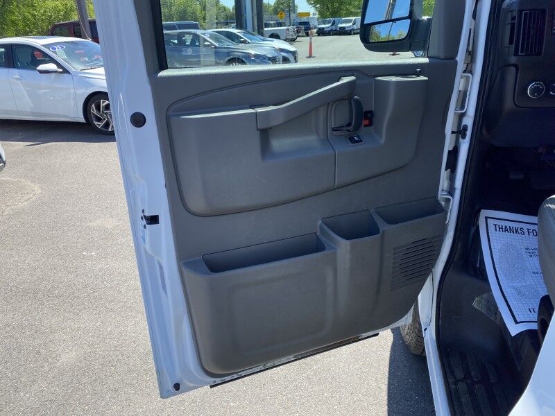 2022 Chevrolet Express Cargo Van Bristol  PA
