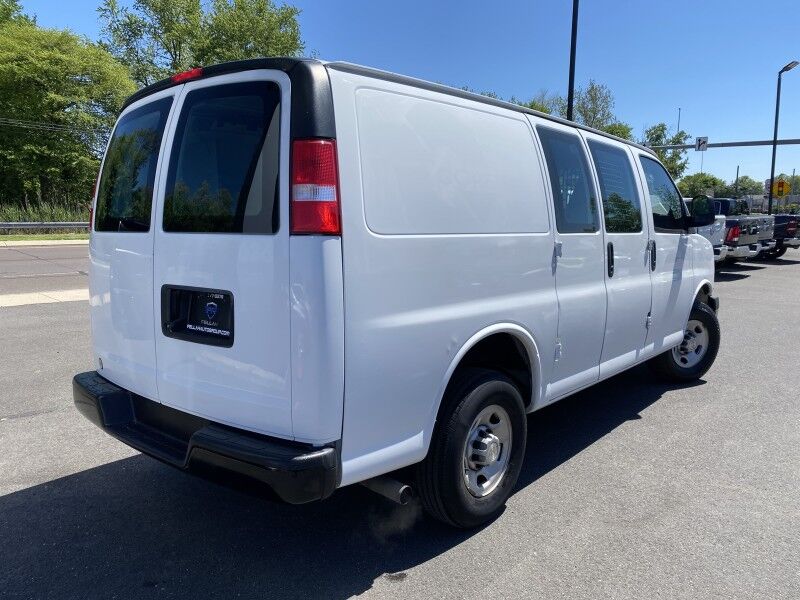 2022 Chevrolet Express Cargo Van Bristol  PA