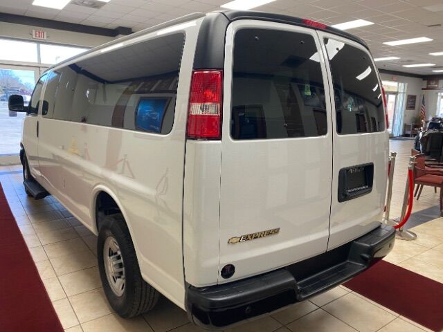 2022 Chevrolet Express Passenger RWD 3500 Extended Wheelbase LS