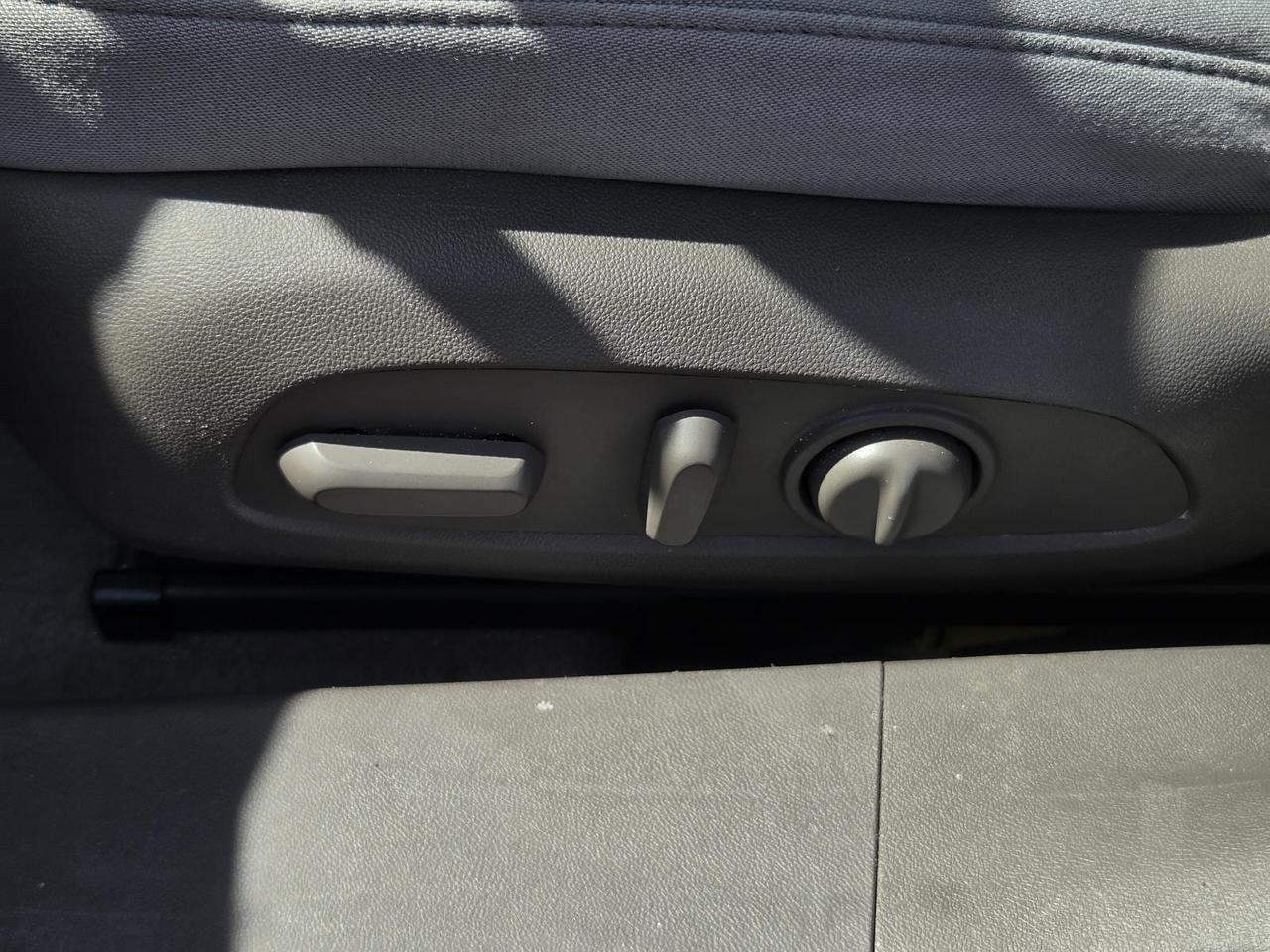 2022 Chevrolet Malibu 4dr Sdn LT Beeville TX