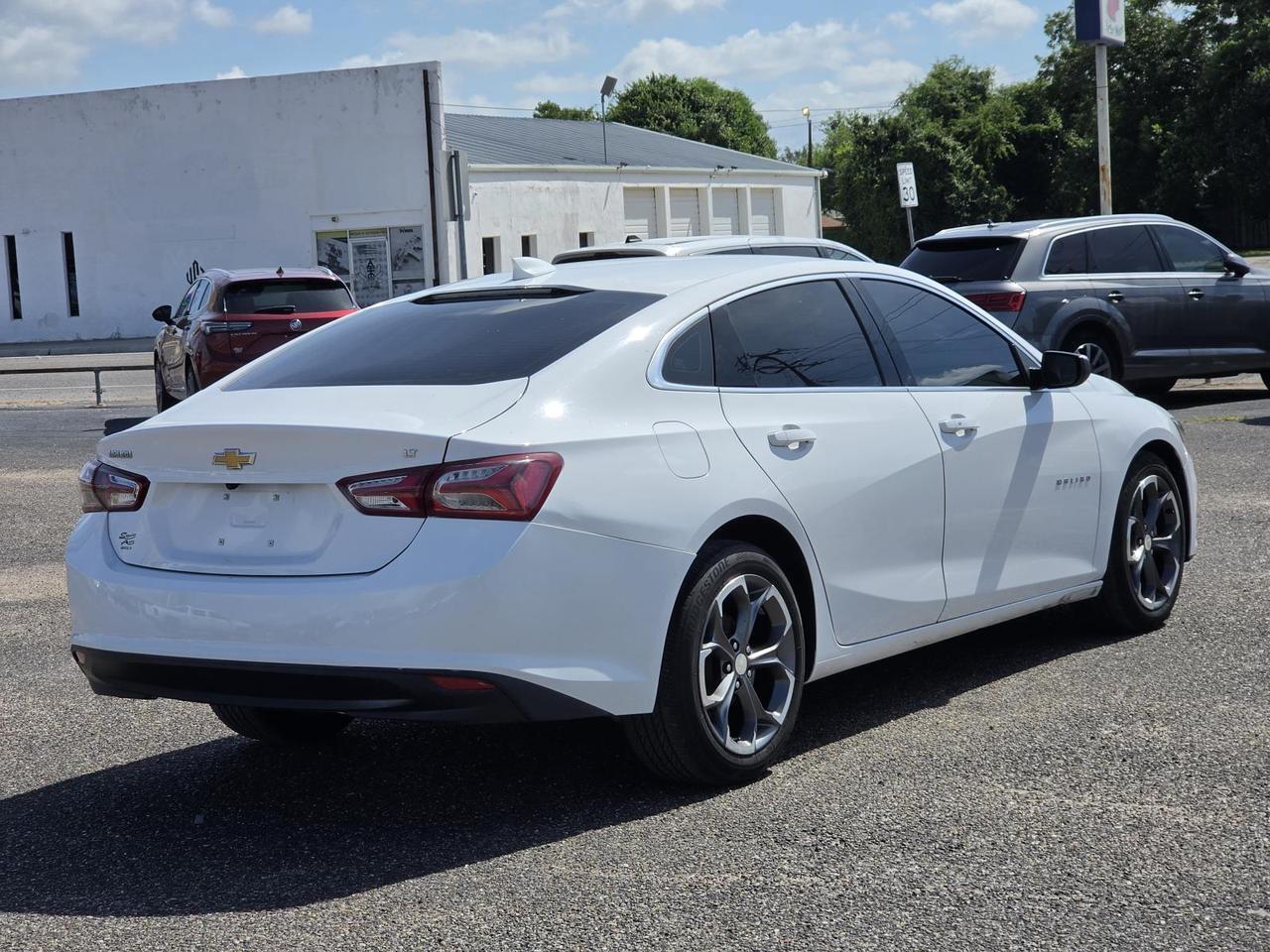 2022 Chevrolet Malibu 4dr Sdn LT