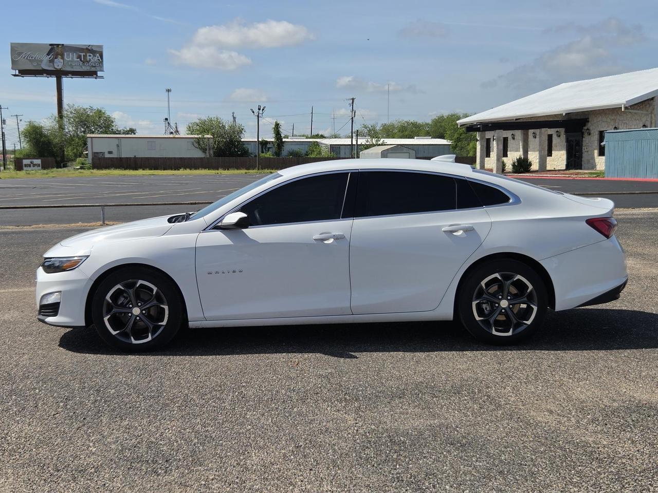 2022 Chevrolet Malibu 4dr Sdn LT Beeville TX
