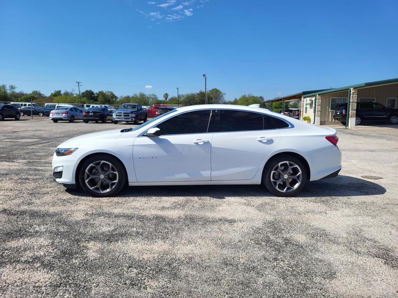 2022 Chevrolet Malibu 4dr Sdn LT Beeville TX