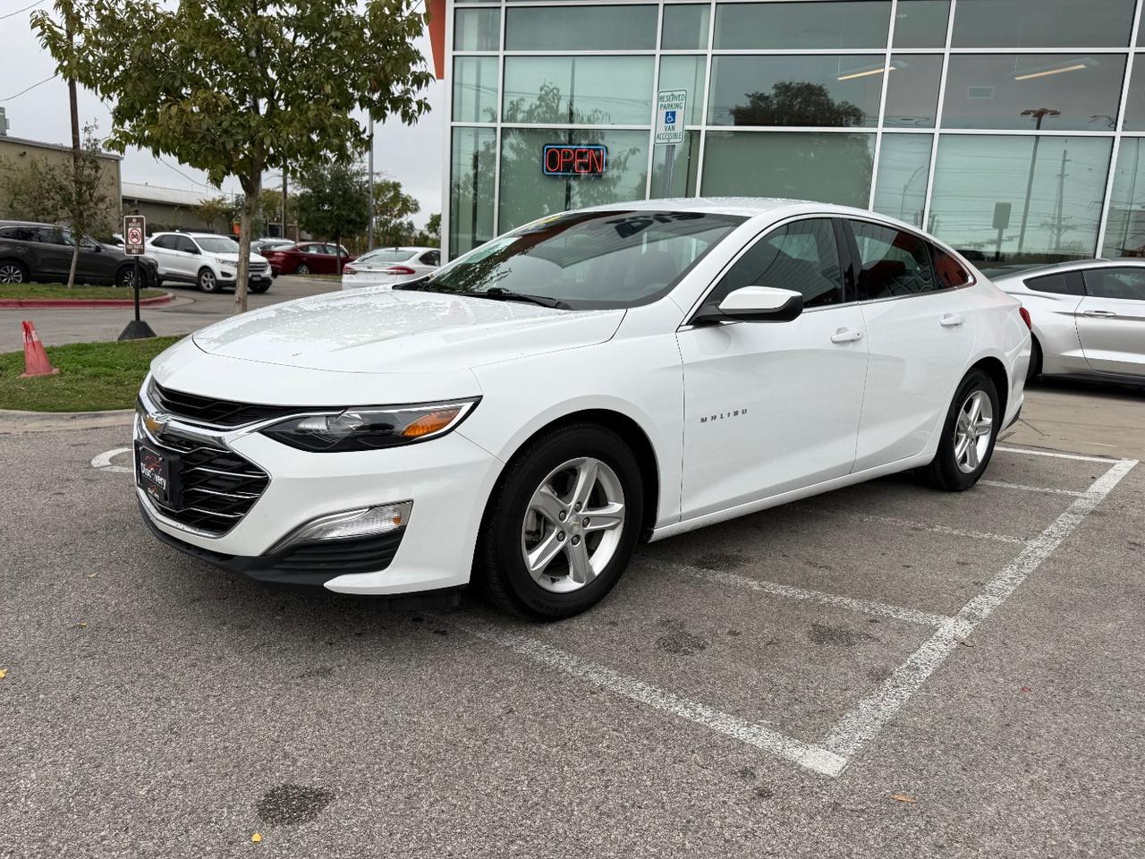 2022 Chevrolet Malibu FWD 1FL