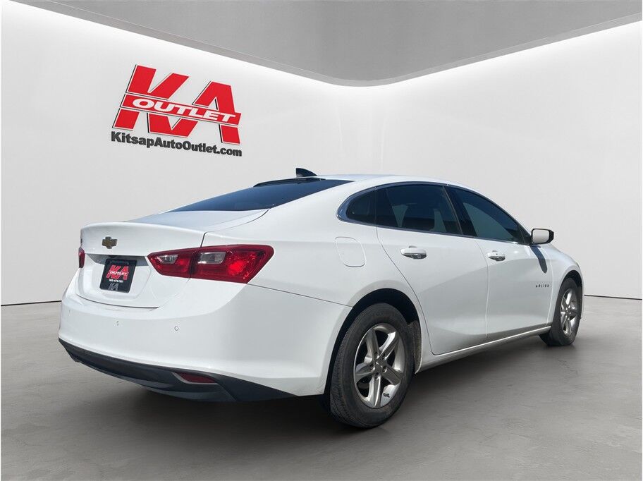 2022 Chevrolet Malibu LS Sedan 4D