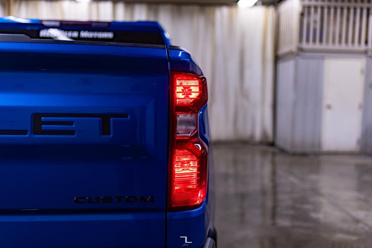 2022 Chevrolet Silverado 1500 4x4 Crew Cab Custom Trail Boss Z71 BCam Red Deer AB