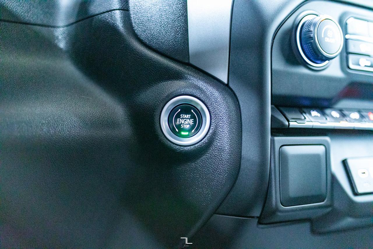 2022 Chevrolet Silverado 1500 4x4 Crew Cab Custom Trail Boss Z71 PSeat BCam Red Deer AB