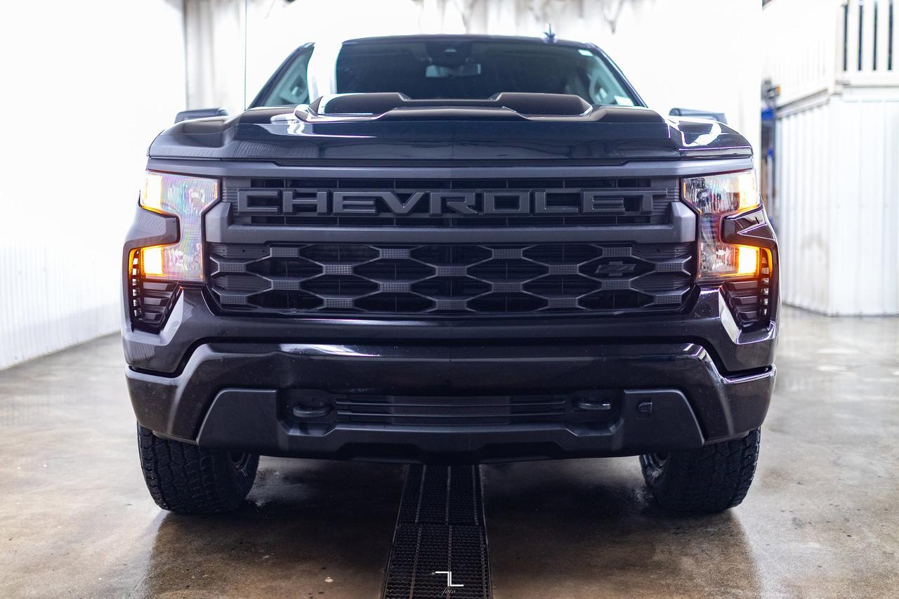 2022 Chevrolet Silverado 1500 4x4 Crew Cab Custom Trail Boss Z71 PSeat BCam Red Deer AB