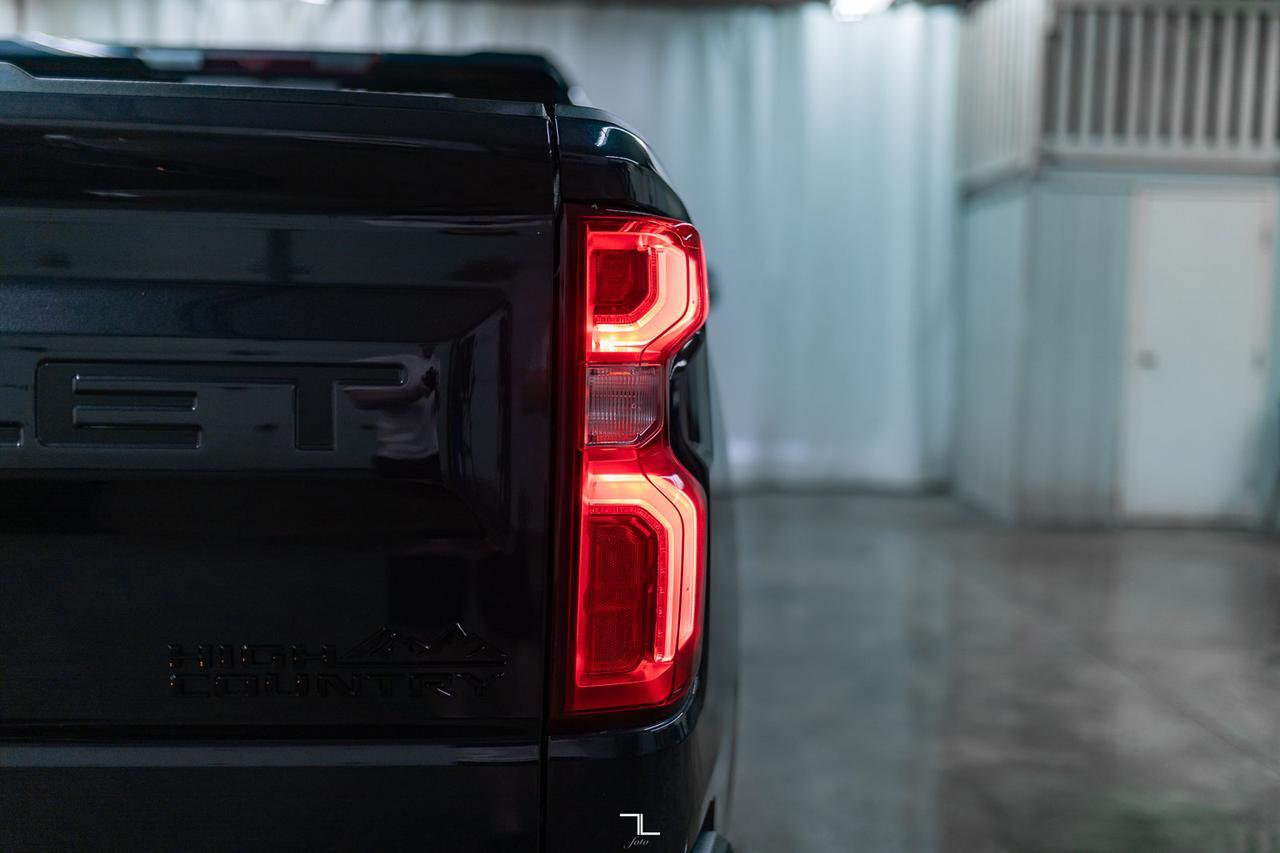 2022 Chevrolet Silverado 1500 4x4 Crew Cab High Country Leather Roof Nav BCam Red Deer AB