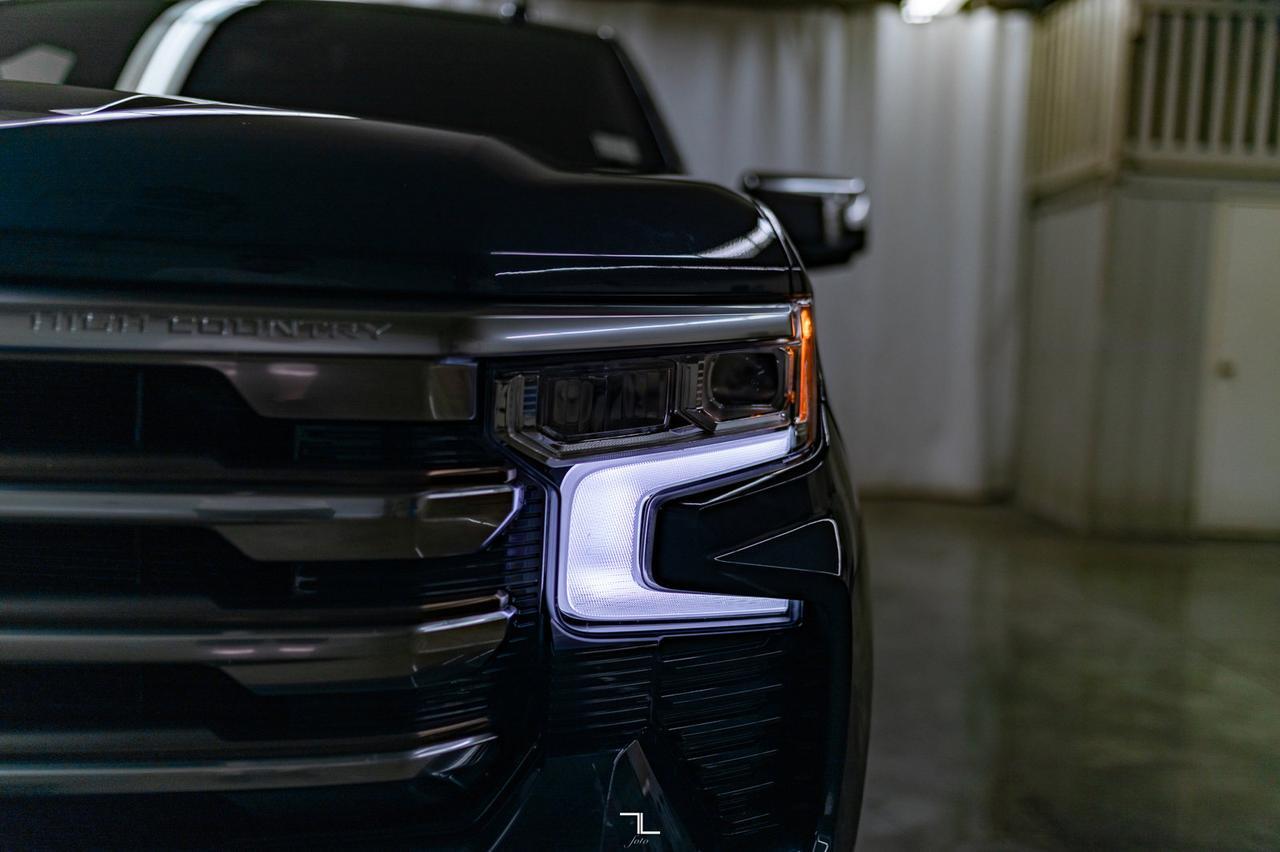 2022 Chevrolet Silverado 1500 4x4 Crew Cab High Country Leather Roof Nav BCam Red Deer AB