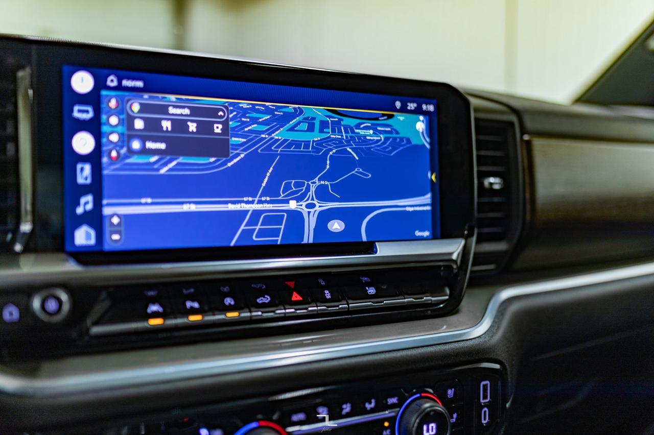 2022 Chevrolet Silverado 1500 4x4 Crew Cab High Country Leather Roof Nav BCam Red Deer AB