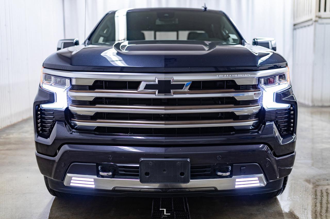 2022 Chevrolet Silverado 1500 4x4 Crew Cab High Country Leather Roof Nav BCam Red Deer AB