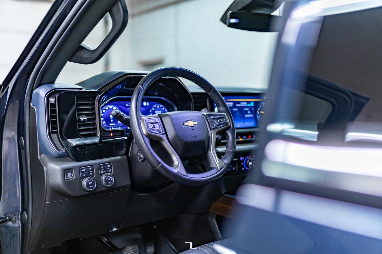 2022 Chevrolet Silverado 1500 4x4 Crew Cab High Country Leather Roof Nav BCam Red Deer AB