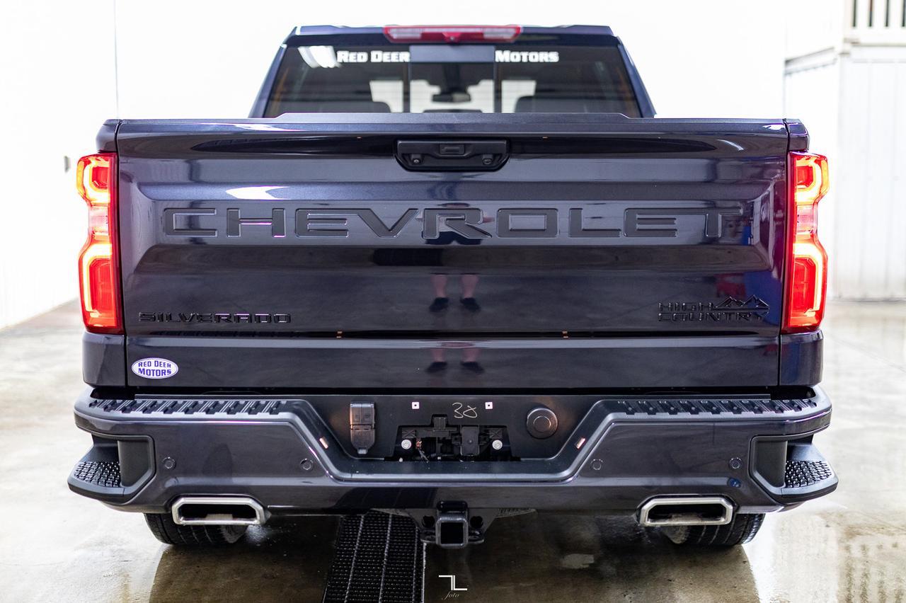 2022 Chevrolet Silverado 1500 4x4 Crew Cab High Country Leather Roof Nav BCam Red Deer AB