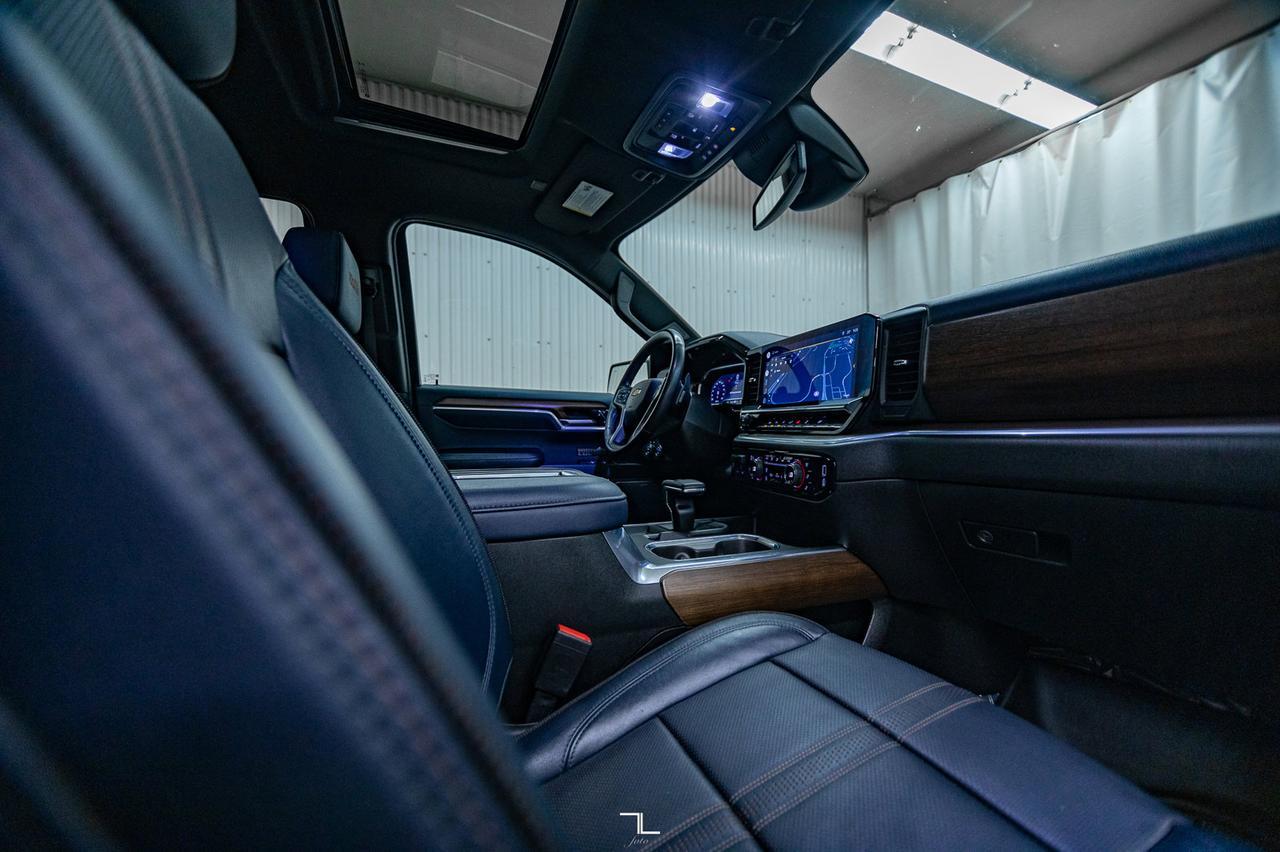 2022 Chevrolet Silverado 1500 4x4 Crew Cab High Country Leather Roof Nav BCam Red Deer AB