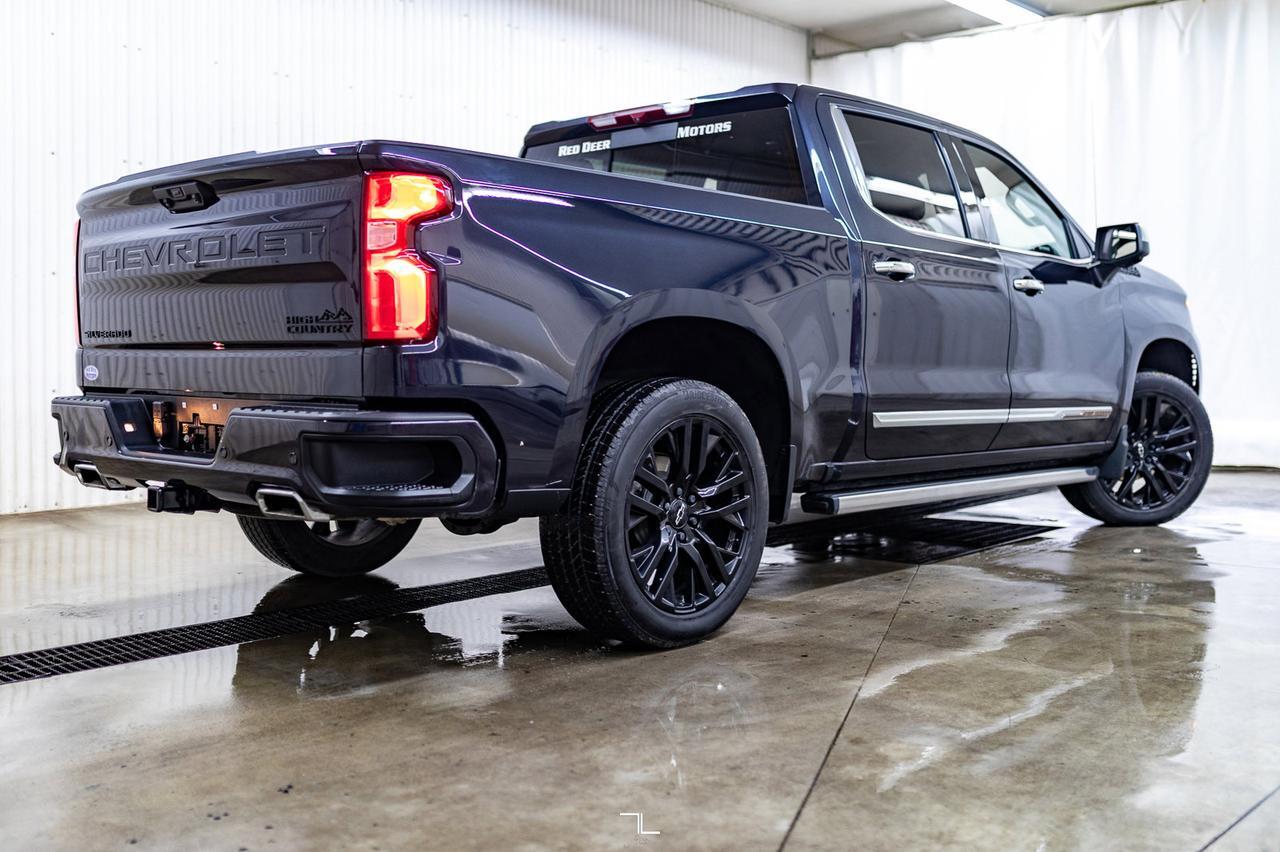 2022 Chevrolet Silverado 1500 4x4 Crew Cab High Country Leather Roof Nav BCam Red Deer AB