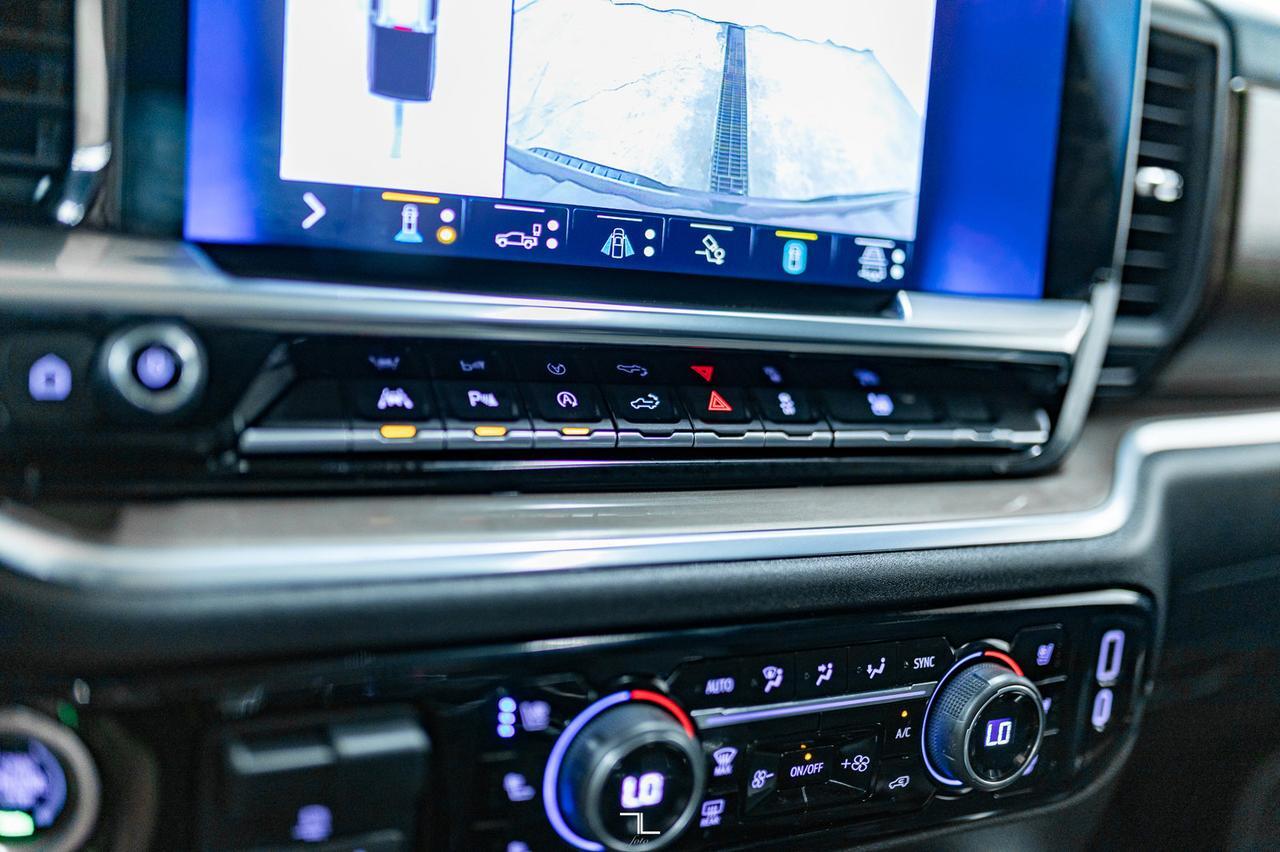 2022 Chevrolet Silverado 1500 4x4 Crew Cab High Country Leather Roof Nav BCam Red Deer AB