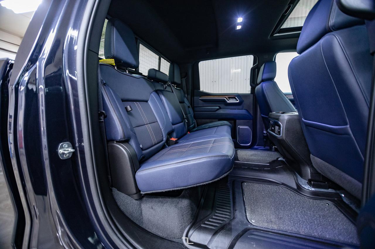 2022 Chevrolet Silverado 1500 4x4 Crew Cab High Country Leather Roof Nav BCam Red Deer AB