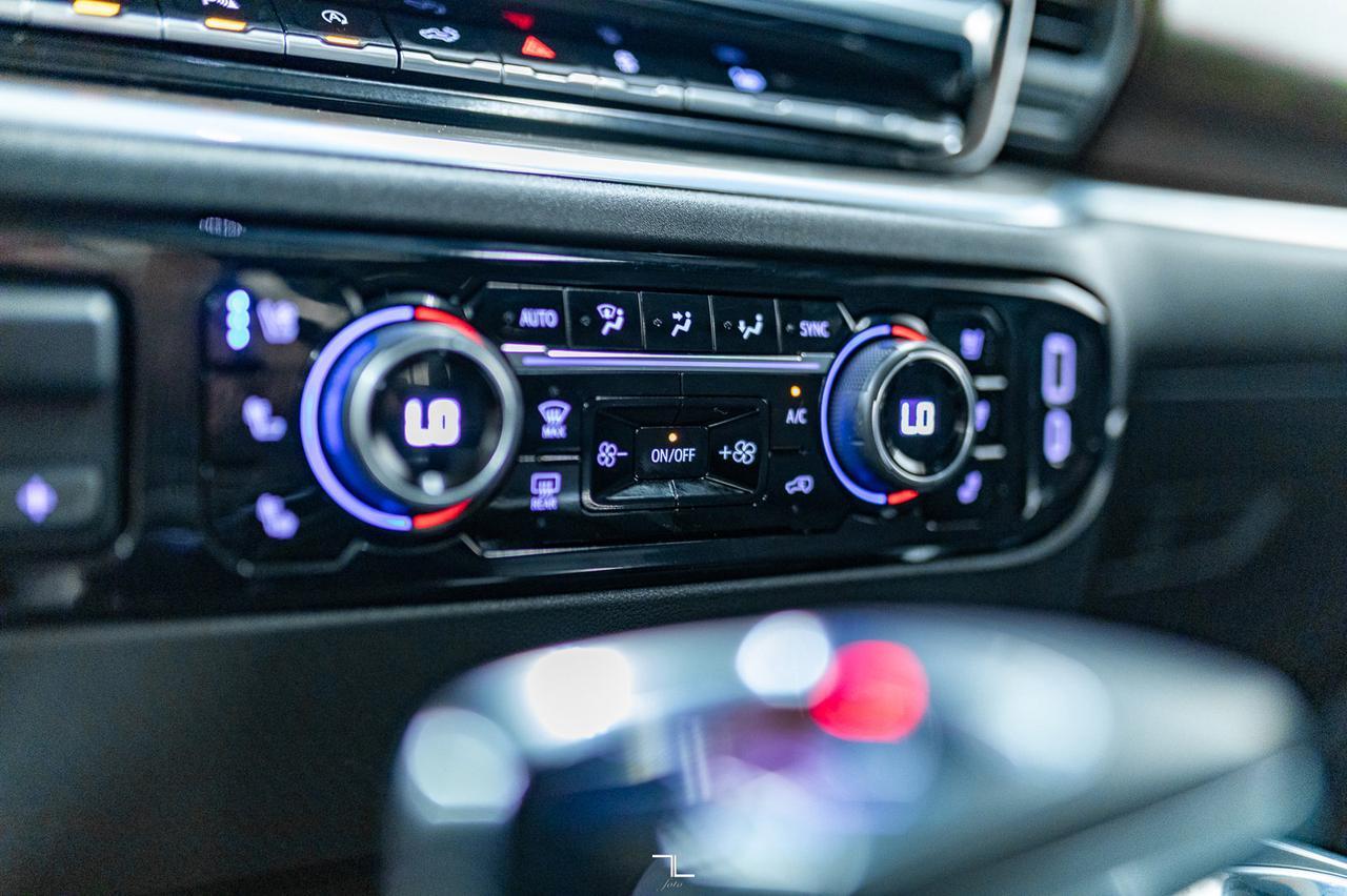 2022 Chevrolet Silverado 1500 4x4 Crew Cab High Country Leather Roof Nav BCam Red Deer AB