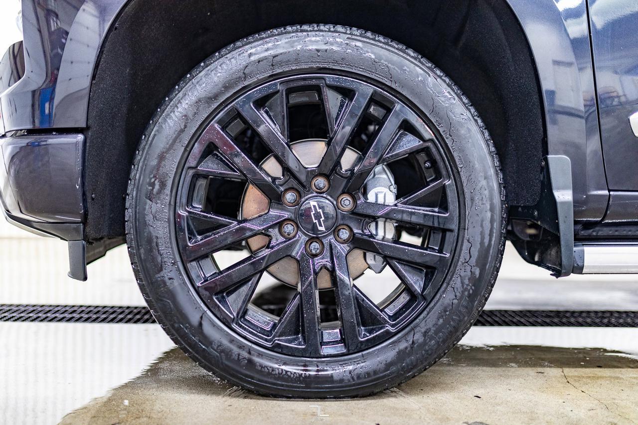 2022 Chevrolet Silverado 1500 4x4 Crew Cab High Country Leather Roof Nav BCam Red Deer AB