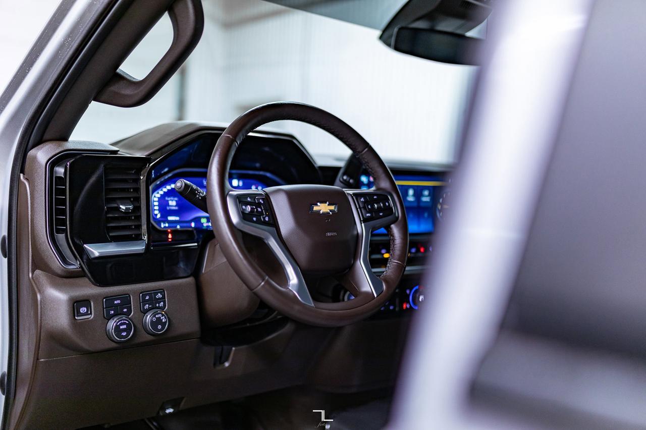 2022 Chevrolet Silverado 1500 4x4 Crew Cab LT Longbox Leather BCam 6 Pass Red Deer AB