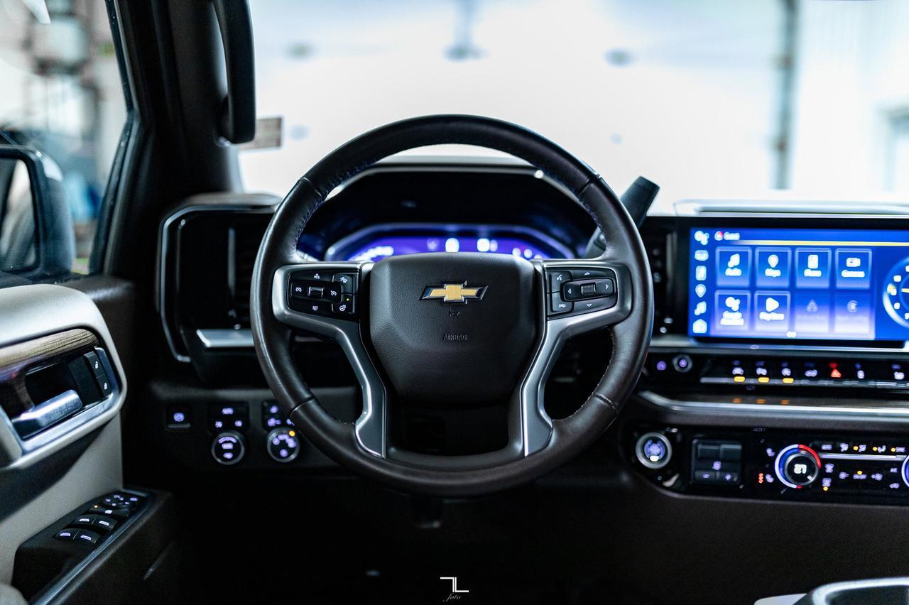 2022 Chevrolet Silverado 1500 4x4 Crew Cab LT Longbox Leather BCam 6 Pass Red Deer AB