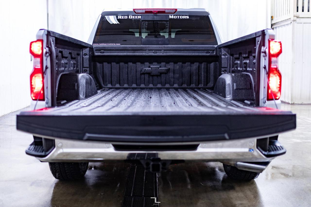 2022 Chevrolet Silverado 1500 4x4 Crew Cab LT Longbox Leather BCam 6 Pass Red Deer AB