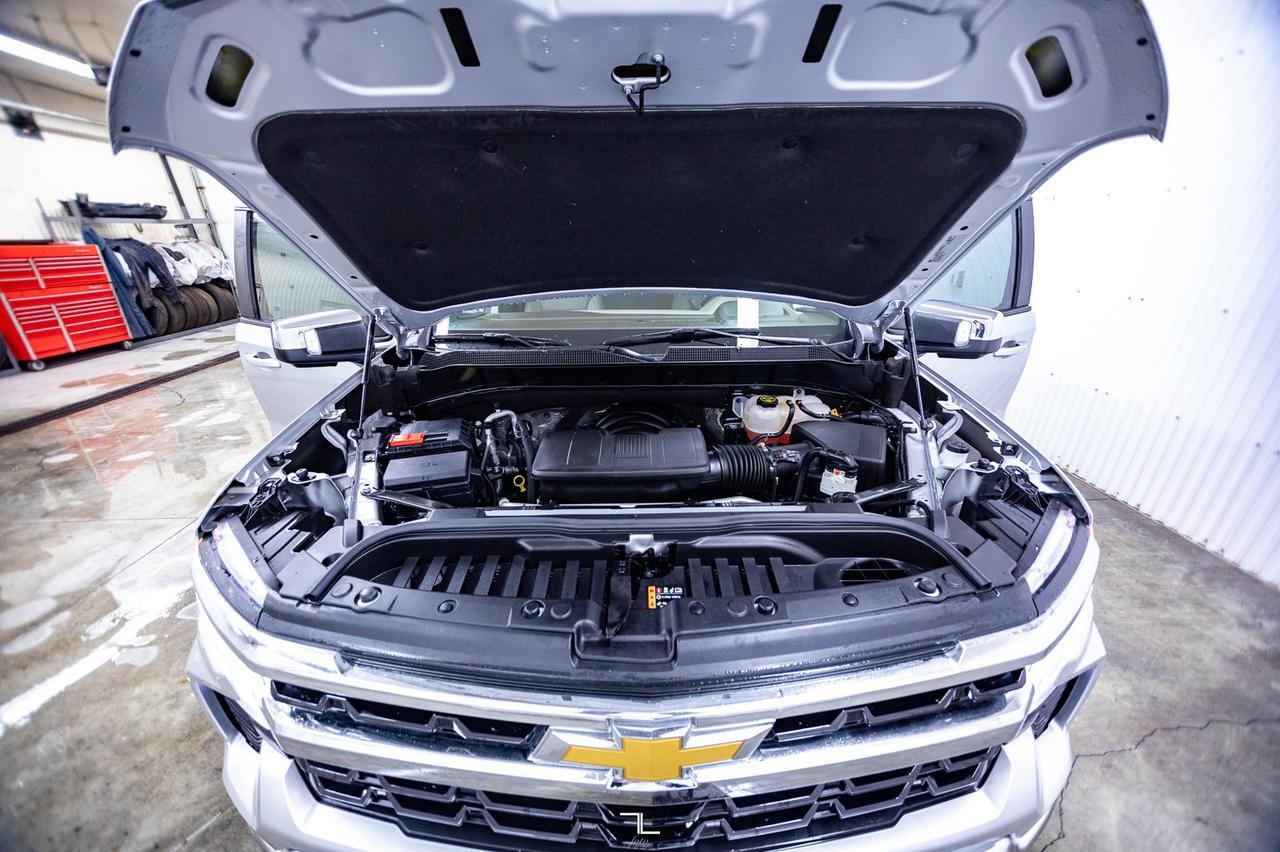 2022 Chevrolet Silverado 1500 4x4 Crew Cab LT Longbox Leather BCam 6 Pass Red Deer AB