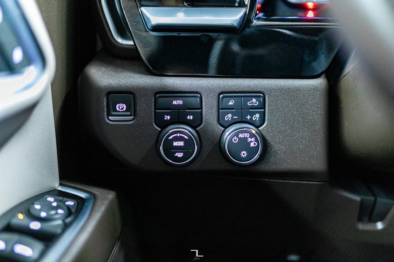 2022 Chevrolet Silverado 1500 4x4 Crew Cab LT Longbox Leather BCam 6 Pass Red Deer AB