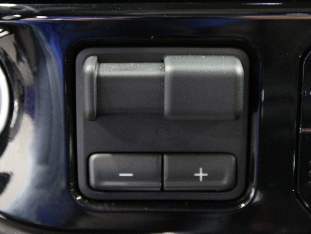 2022 Chevrolet Silverado 1500 4x4 Crew Cab RST Fond du Lac WI