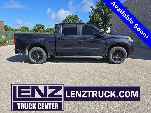 2022_Chevrolet_Silverado 1500_4x4 Crew Cab RST_ Fond du Lac WI