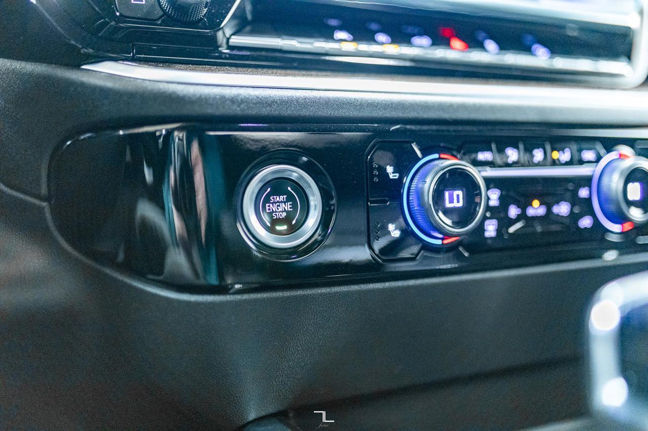 2022 Chevrolet Silverado 1500 4x4 Crew Cab RST Z71 BCam Red Deer AB