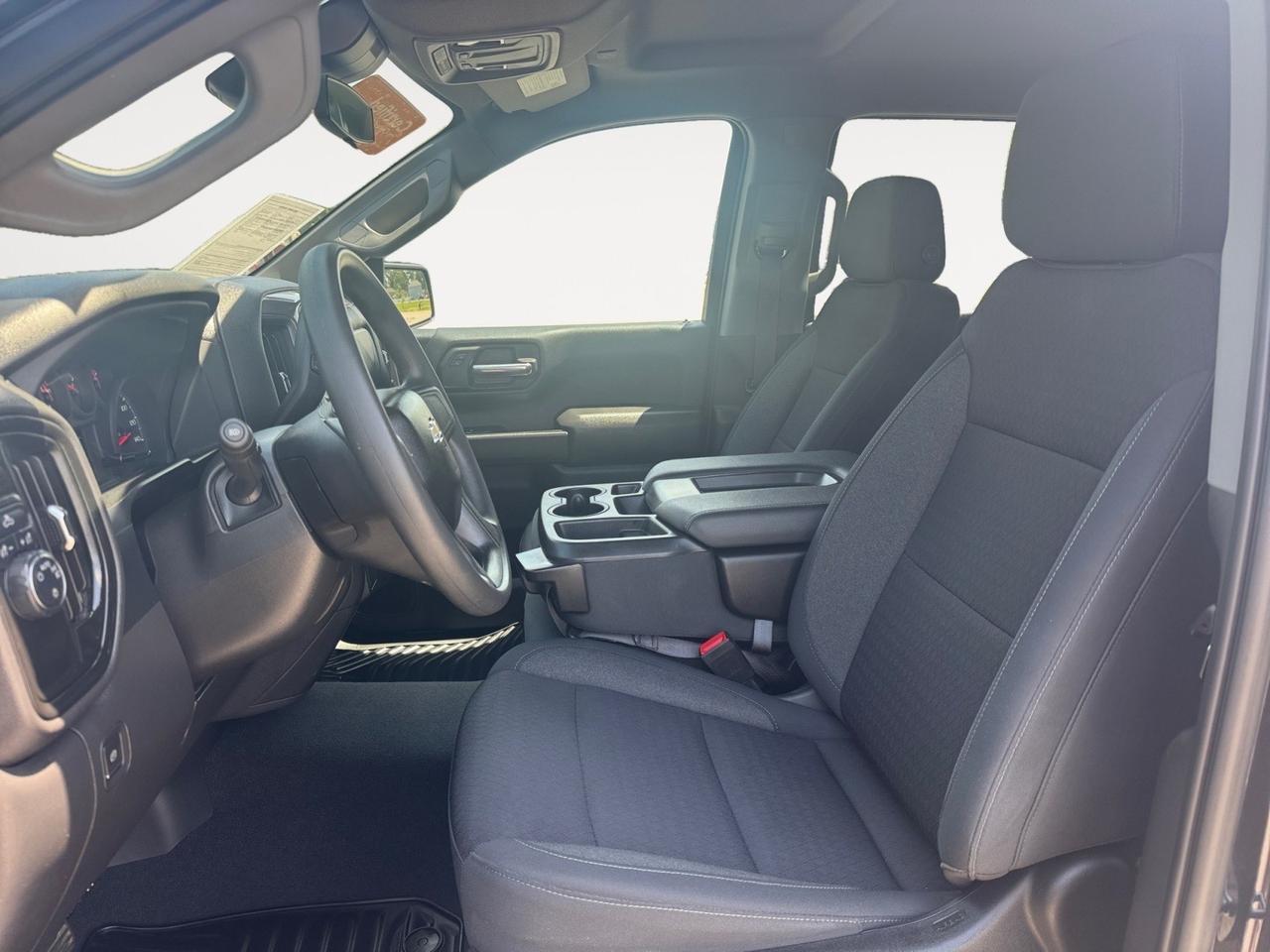 2022 Chevrolet Silverado 1500 CUSTOM, ADAPTIVE CRUISE CONTROL, MEMORY DRIVER SEAT, REMOTE START, ANDROID AUTO/ APPLE CARPLAY, KEYLESS ENTRY & START, ALL WEATHER FLOORMATS, CLEAN CARFAX, ONLY 12K MILES , THIS TRUCK WONT LAST LONG, TEST DRIVE IT TODAY!!! Norfolk VA