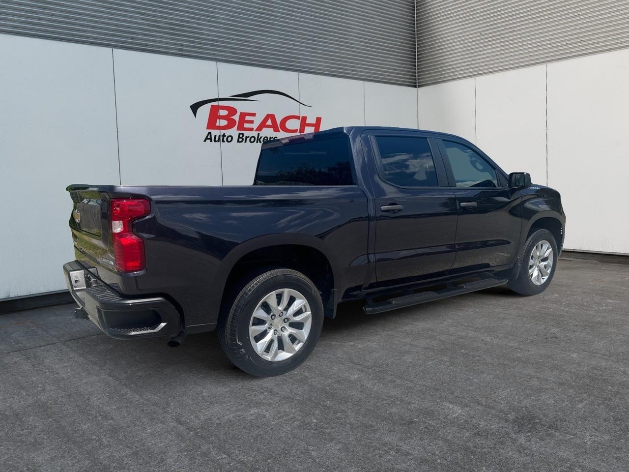 2022 Chevrolet Silverado 1500 CUSTOM, ADAPTIVE CRUISE CONTROL, MEMORY DRIVER SEAT, REMOTE START, ANDROID AUTO/ APPLE CARPLAY, KEYLESS ENTRY & START, ALL WEATHER FLOORMATS, CLEAN CARFAX, ONLY 12K MILES , THIS TRUCK WONT LAST LONG, TEST DRIVE IT TODAY!!! Norfolk VA