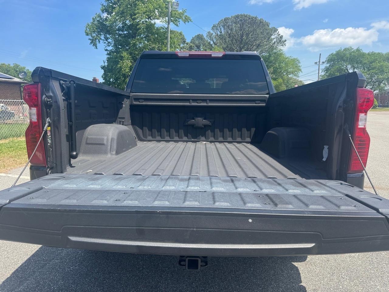 2022 Chevrolet Silverado 1500 CUSTOM, ADAPTIVE CRUISE CONTROL, MEMORY DRIVER SEAT, REMOTE START, ANDROID AUTO/ APPLE CARPLAY, KEYLESS ENTRY & START, ALL WEATHER FLOORMATS, CLEAN CARFAX, ONLY 12K MILES , THIS TRUCK WONT LAST LONG, TEST DRIVE IT TODAY!!! Norfolk VA