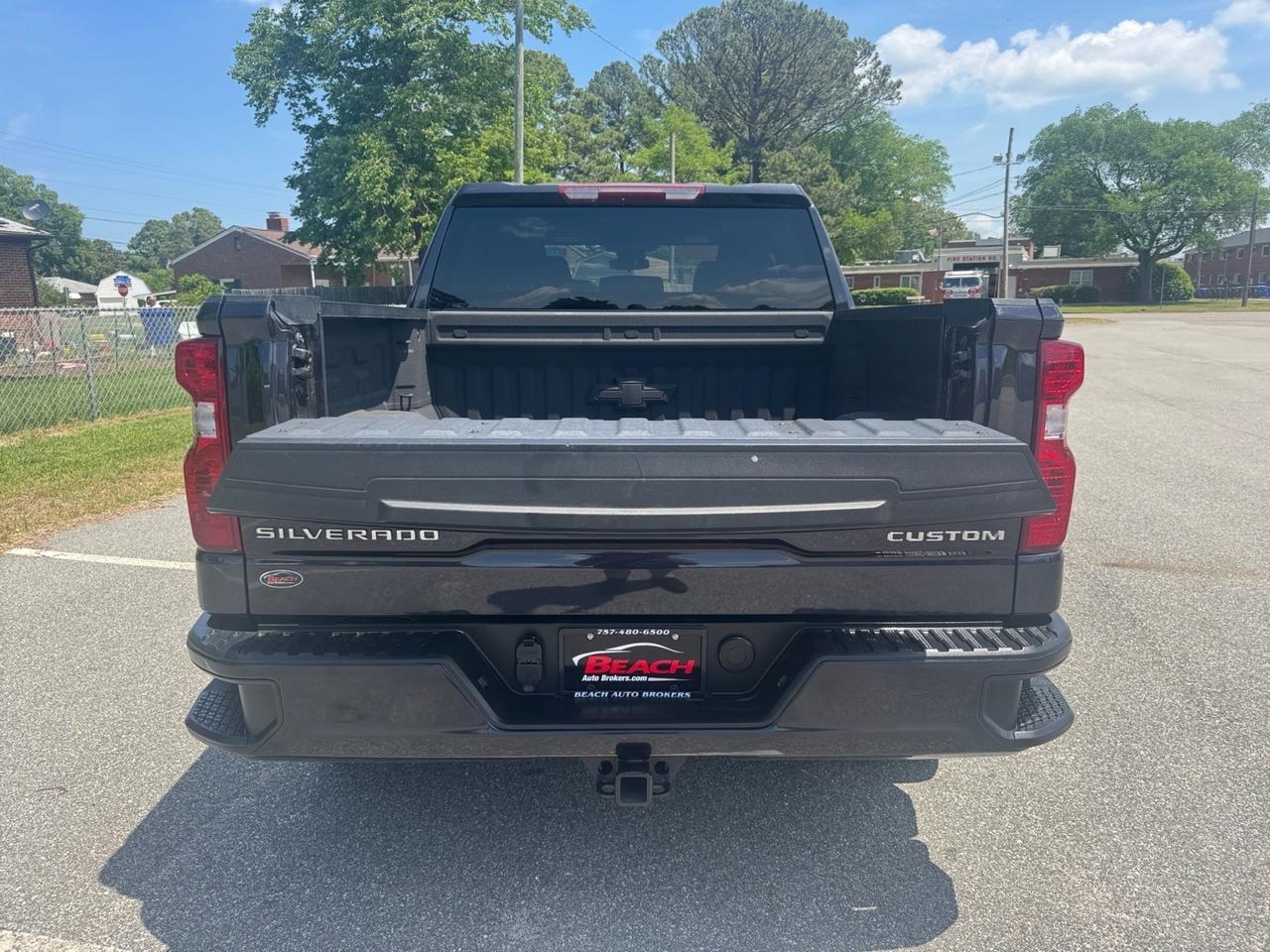 2022 Chevrolet Silverado 1500 CUSTOM, ADAPTIVE CRUISE CONTROL, MEMORY DRIVER SEAT, REMOTE START, ANDROID AUTO/ APPLE CARPLAY, KEYLESS ENTRY & START, ALL WEATHER FLOORMATS, CLEAN CARFAX, ONLY 12K MILES , THIS TRUCK WONT LAST LONG, TEST DRIVE IT TODAY!!! Norfolk VA