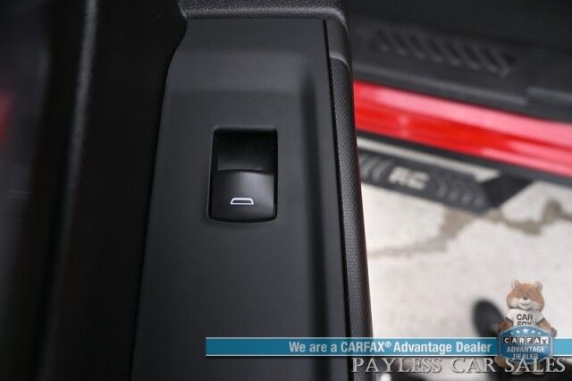2022 Chevrolet Silverado 1500 Custom / 4X4 / Crew Cab / Convenience Pkg / Auto Start / Lane Departure & Forward Collision Alert / Apple CarPlay & Android Auto / Tonneau Cover / Bed Liner / Back Up Cam / Tow Pkg / 1-Owner Anchorage AK