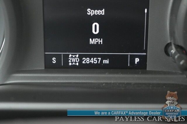 2022 Chevrolet Silverado 1500 Custom / 4X4 / Crew Cab / Convenience Pkg / Auto Start / Lane Departure & Forward Collision Alert / Apple CarPlay & Android Auto / Tonneau Cover / Bed Liner / Back Up Cam / Tow Pkg / 1-Owner Anchorage AK