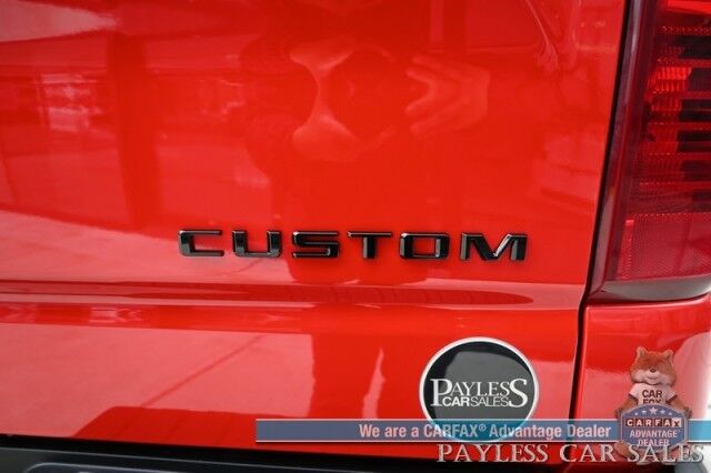 2022 Chevrolet Silverado 1500 Custom / 4X4 / Crew Cab / Convenience Pkg / Auto Start / Lane Departure & Forward Collision Alert / Apple CarPlay & Android Auto / Tonneau Cover / Bed Liner / Back Up Cam / Tow Pkg / 1-Owner Anchorage AK