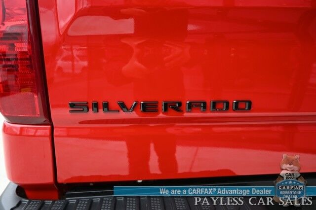 2022 Chevrolet Silverado 1500 Custom / 4X4 / Crew Cab / Convenience Pkg / Auto Start / Lane Departure & Forward Collision Alert / Apple CarPlay & Android Auto / Tonneau Cover / Bed Liner / Back Up Cam / Tow Pkg / 1-Owner Anchorage AK