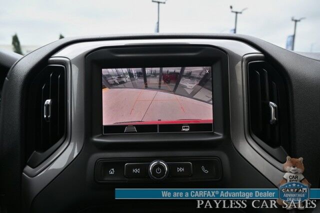2022 Chevrolet Silverado 1500 Custom / 4X4 / Crew Cab / Convenience Pkg / Auto Start / Lane Departure & Forward Collision Alert / Apple CarPlay & Android Auto / Tonneau Cover / Bed Liner / Back Up Cam / Tow Pkg / 1-Owner Anchorage AK